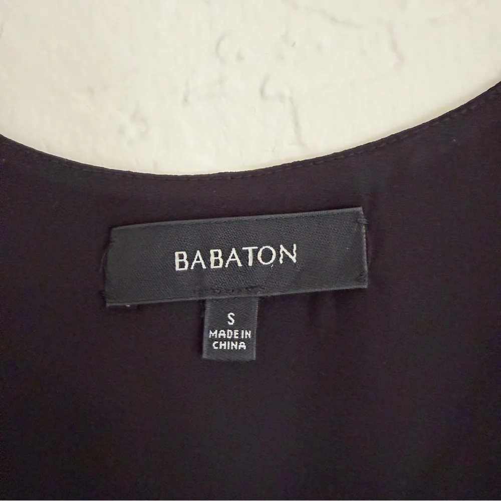 Aritzia Babaton Galen Camisole in Black. Size Small - Picture 6 of 9